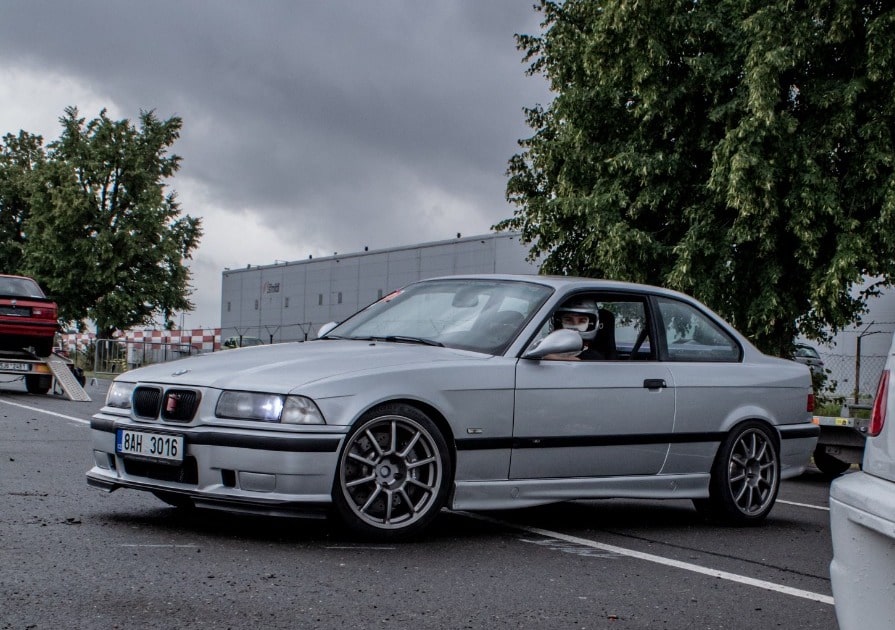 bmw-e36-325i-142kw-od-honzy-3-min